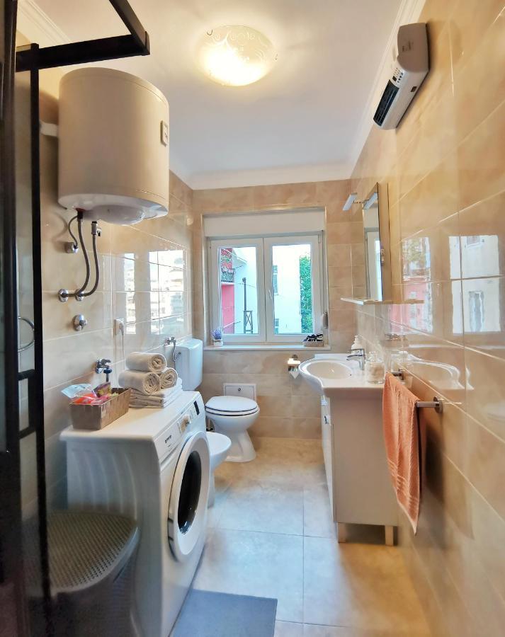 Honeycomb Apartment Split - Free Parking Екстериор снимка